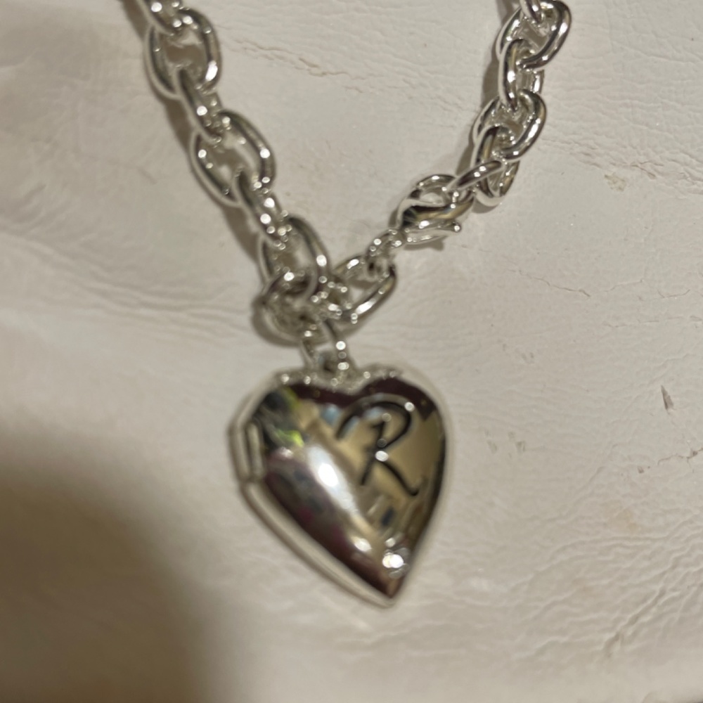Locket bracelet “R” - Picture 3 of 3